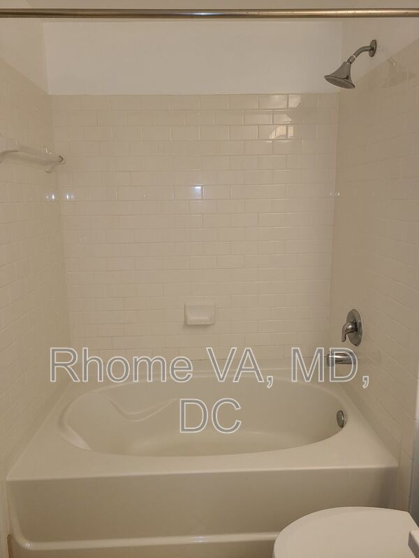 Building Photo - 2451 Midtown Ave