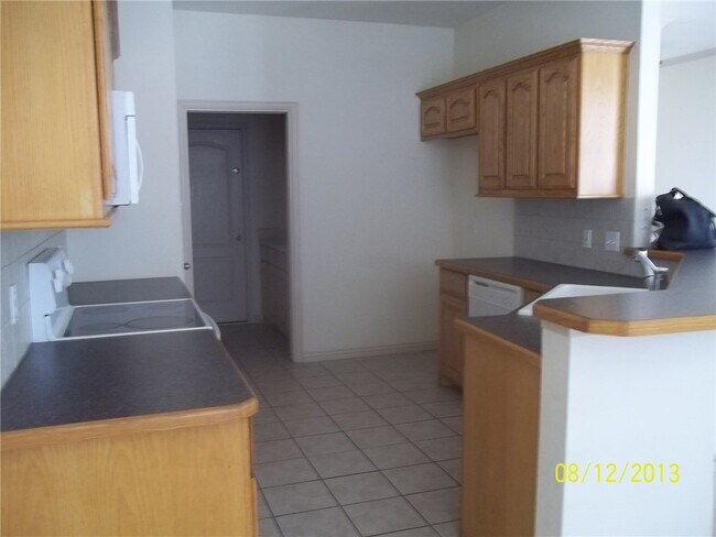 Building Photo - 6218 Bentwood Dr