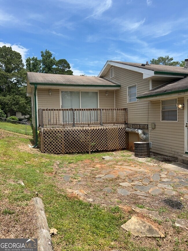 Building Photo - 1430 High Meadow Dr
