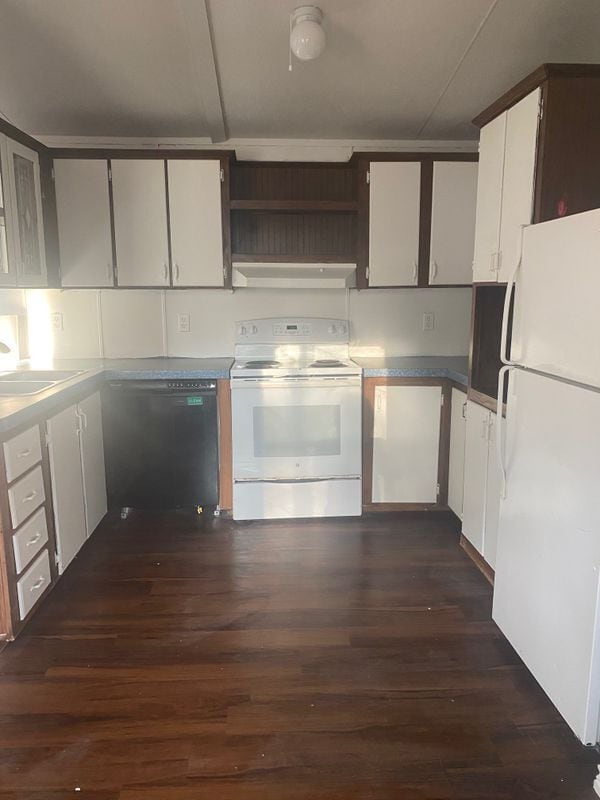 Building Photo - 7851 Pinecone Ln