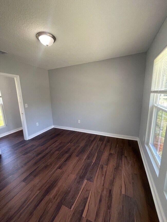 Building Photo - ** Move in Ready** 3/2 Single Family Home in College Park