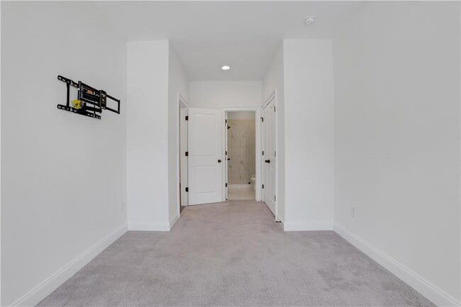 Building Photo - 6651 Sterling Dr