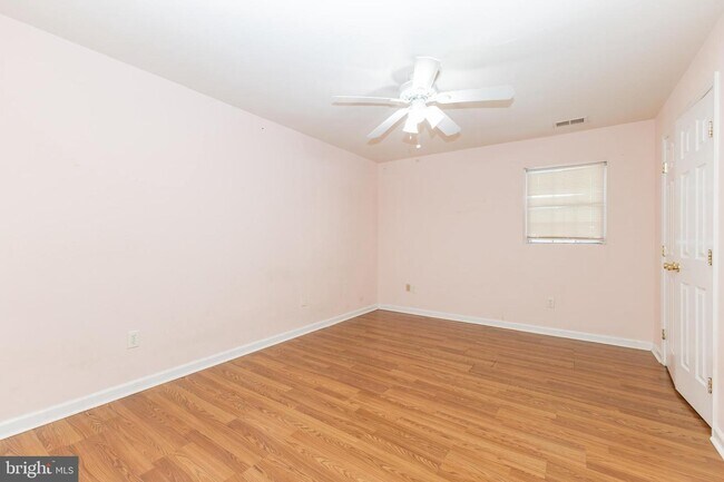 Building Photo - 7832 Martha Washington St