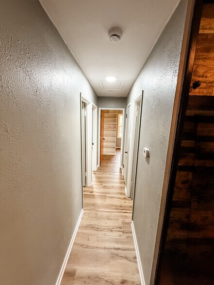 Building Photo - 903 38th St SE