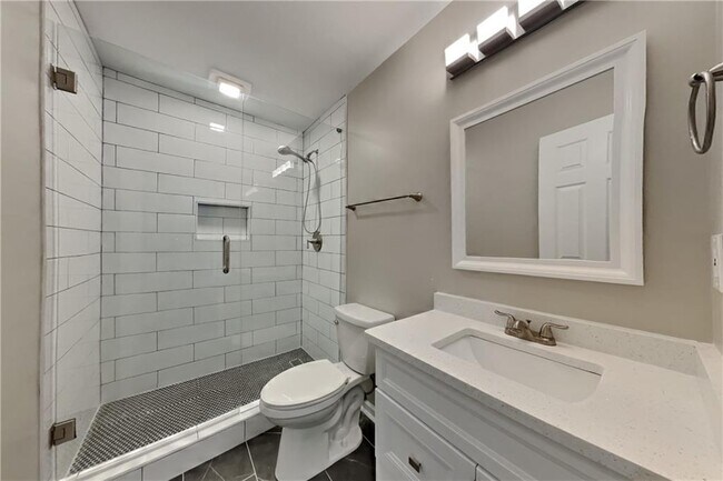 Building Photo - 5415 Windcrest Ln