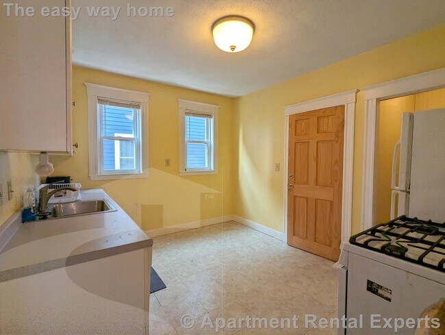 Building Photo - 79 Conwell Ave