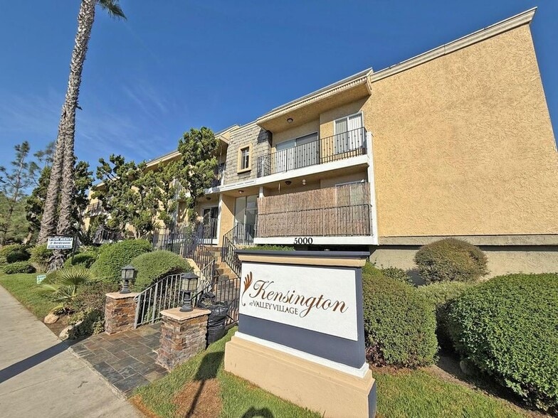 Primary Photo - 5000 Whitsett Ave