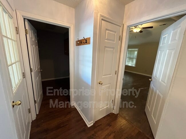 Building Photo - 384 Walnut Trace Dr