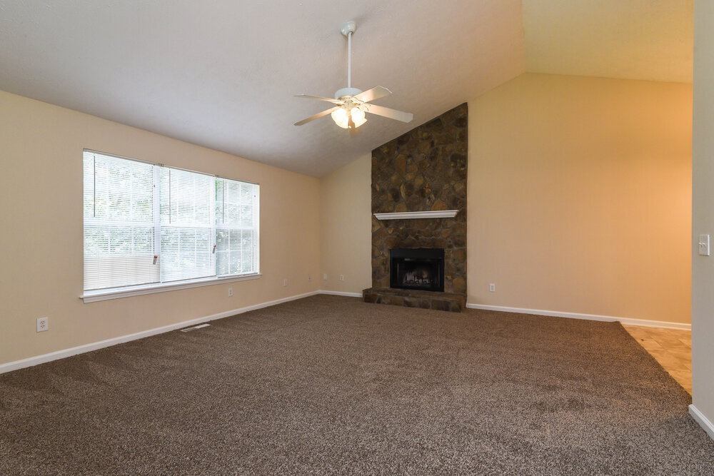 Building Photo - 9670 Crestview Terrace