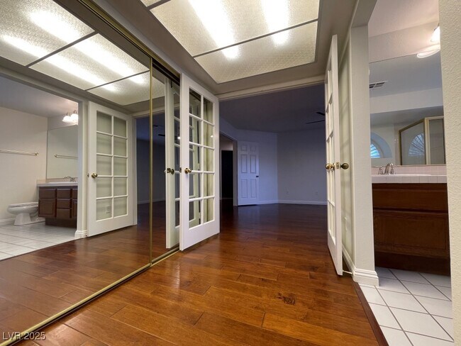 Building Photo - 579 Cervantes Dr