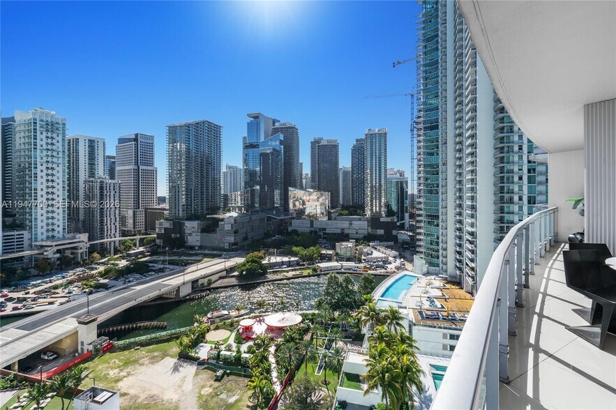 Building Photo - 90 SW 3rd St