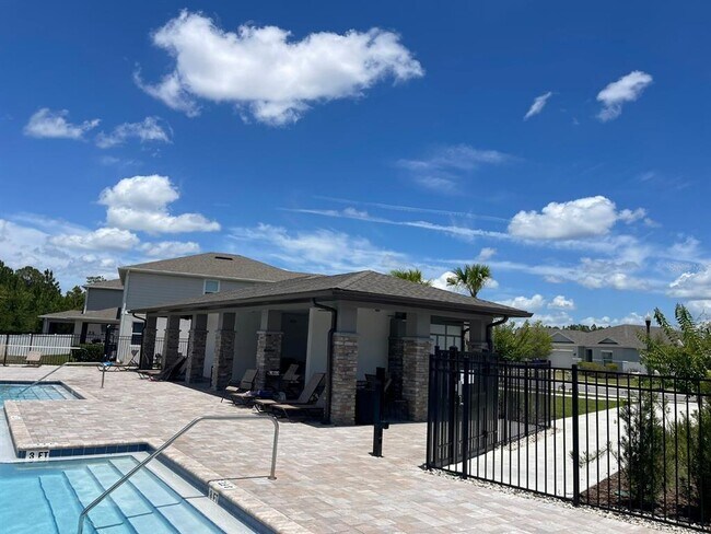 Building Photo - 355 White Heron Wy