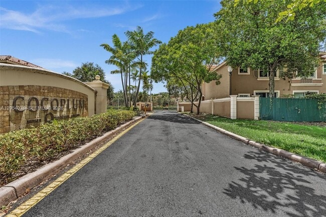 Building Photo - 4978 White Mangrove Way E