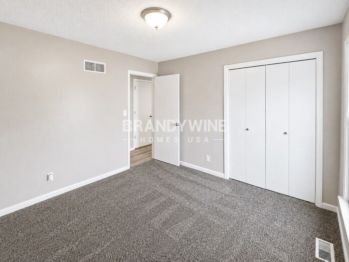 Building Photo - 106 S Prairie Rose St