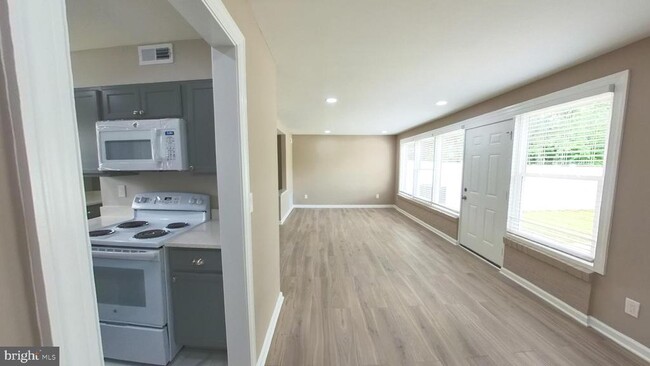 Building Photo - 2050 Nike Dr