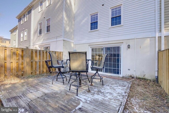 Building Photo - 1844 Sharwood Pl