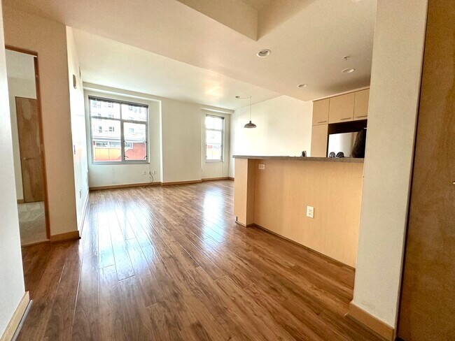 Building Photo - 309 W Washington Ave