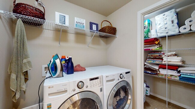 Building Photo - Auburn Lakeland Hills area/Lakeview Community- 4 bedroom 2.5 bathroom with AC - Available May 5th!