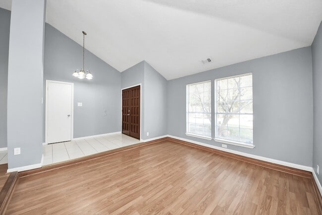 Building Photo - 10011 Berry Limb Dr