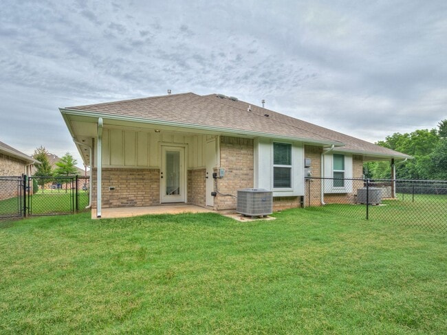 Building Photo - 5700 Campbell Creek Dr