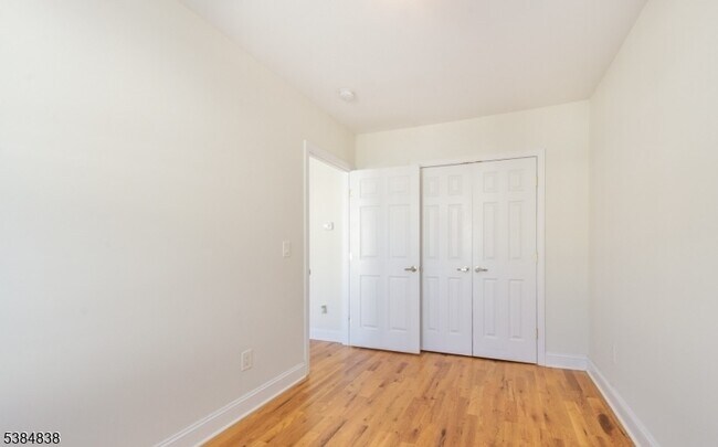 Building Photo - 15 Olyphant Pl
