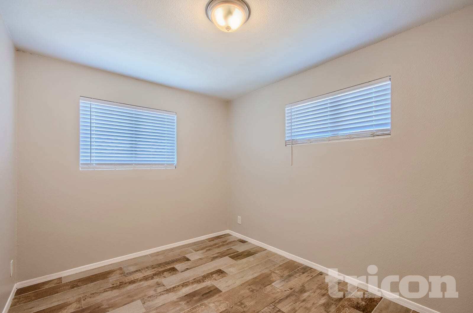 Building Photo - 826 W Del Rio St