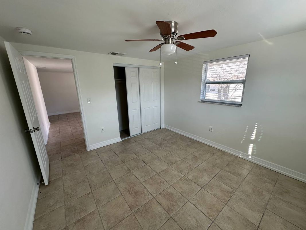 Building Photo - 451 90th Ave N