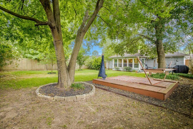 Building Photo - 1014 Nashua St