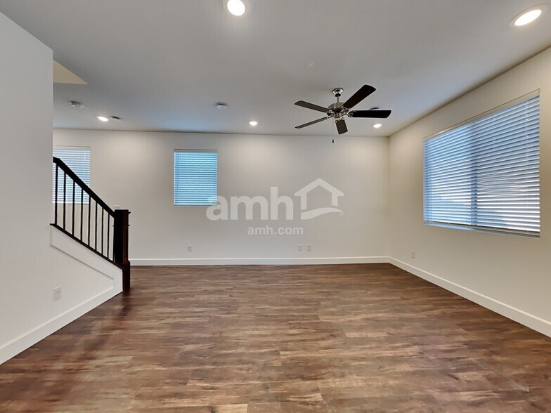 Building Photo - 8939 Tiger Tooth Ave