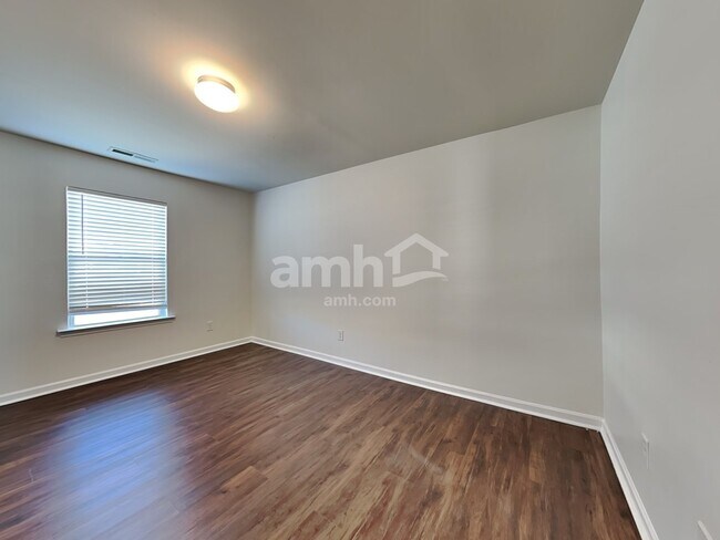 Building Photo - 8112 Hovingham Way