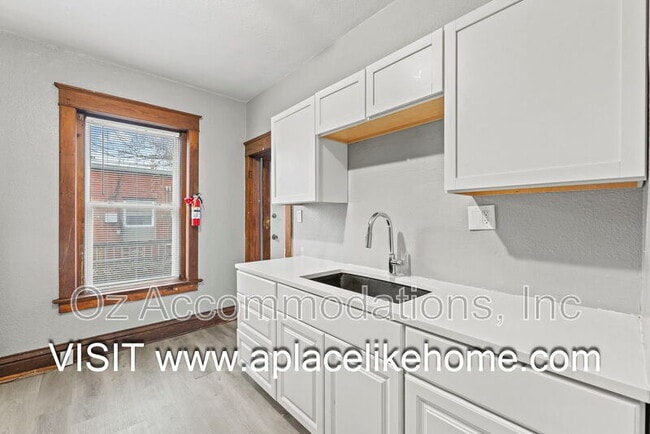 Building Photo - 3523 St John Ave