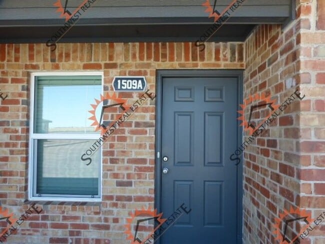 Building Photo - 2 BED 2 BATH APT ALL BILLS PAID!