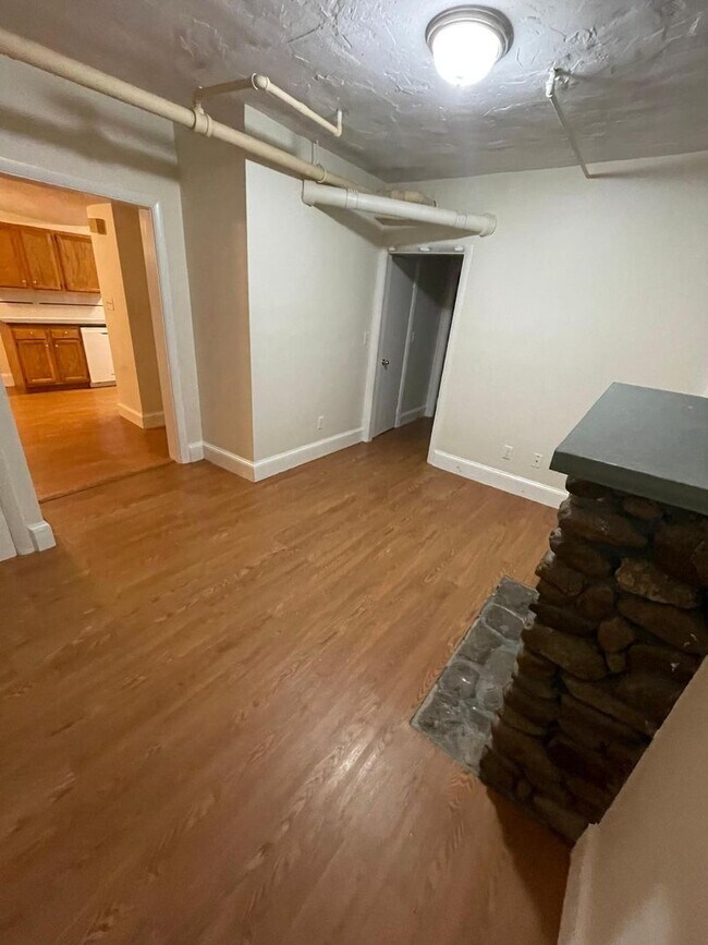 Building Photo - 40 Lancaster Terrace