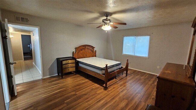 Building Photo - 15303 Gran Vista Dr