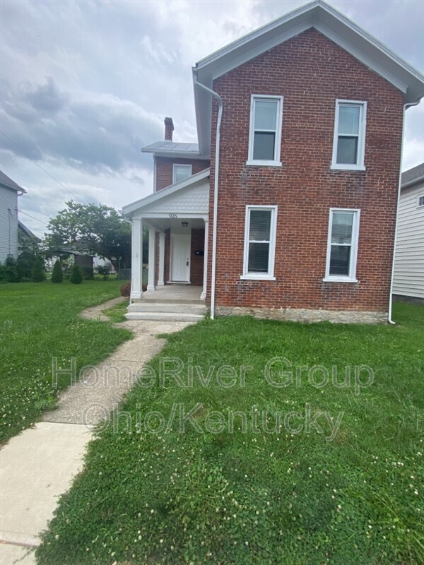 Primary Photo - 926 E Pearl St