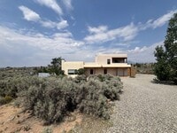Building Photo - 70 Camino de los Arroyos