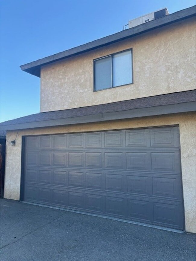 Building Photo - Newly Renovated 2-Bedroom Townhouse with 2...