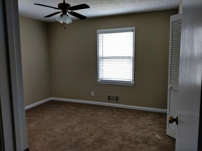 Building Photo - 4907 Bentwood Dr