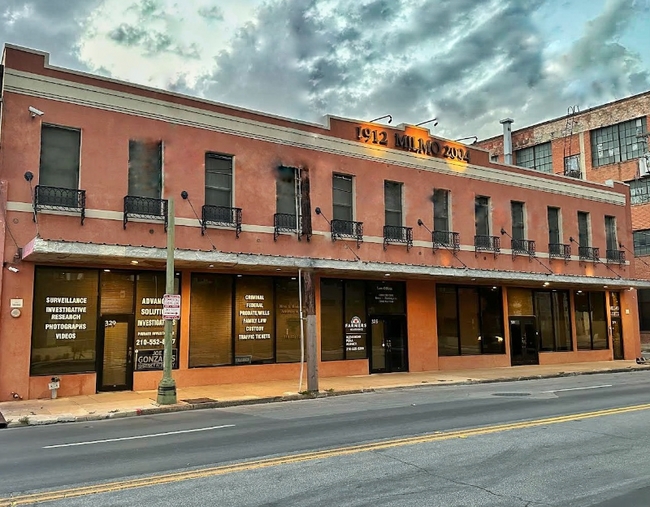 Building Photo - 319 S Flores St