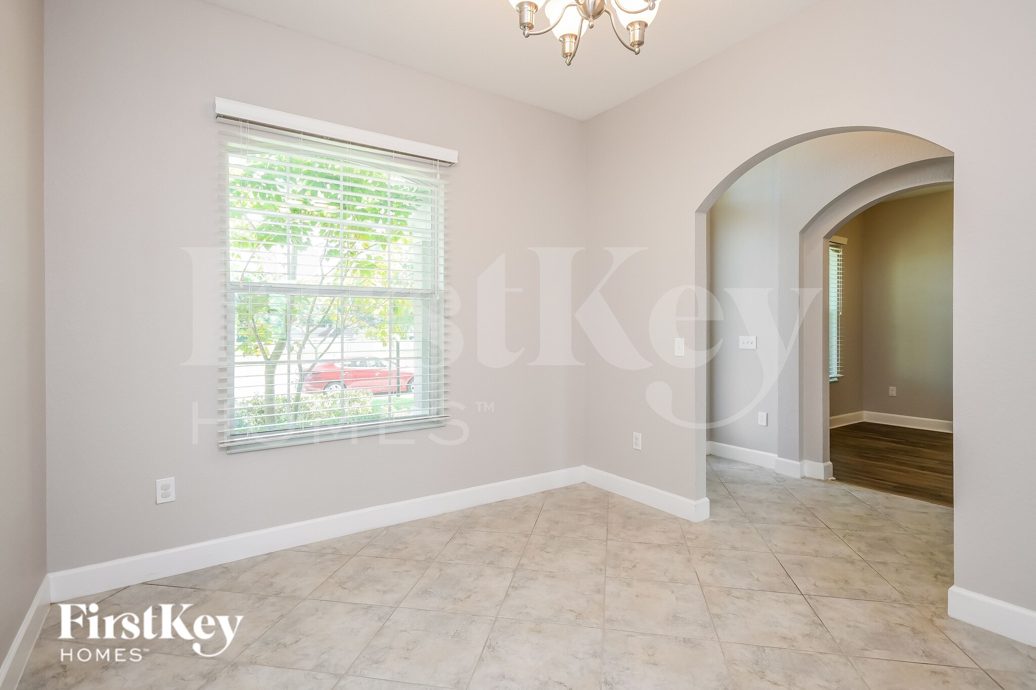 Building Photo - 321 Lake Mariana Pl