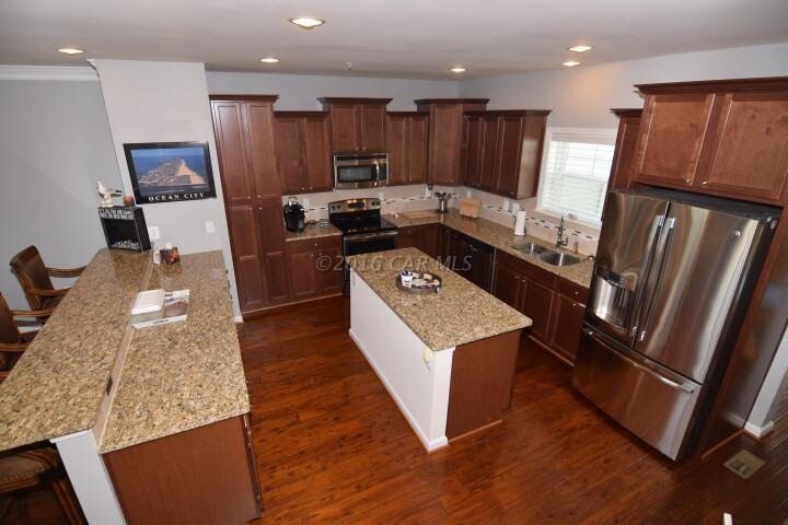 Building Photo - 9905 Seaside Ln