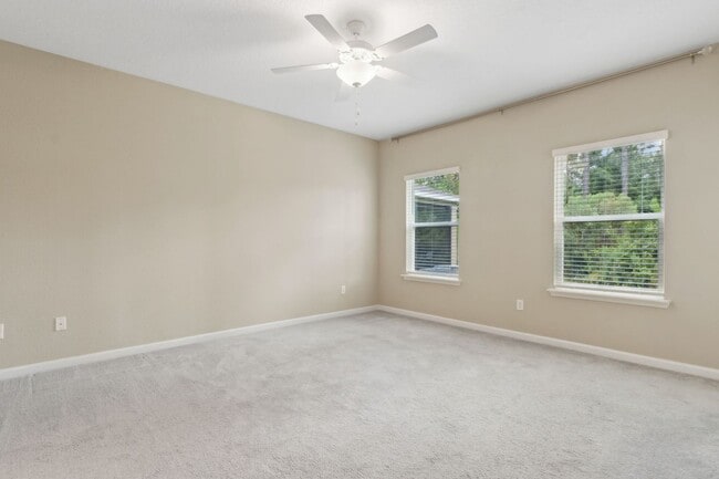 Building Photo - Spacious 3BR/3.5BA Home with Office & Reso...