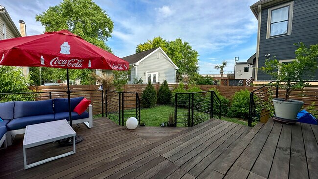 Building Photo - 64 Daniel St SE