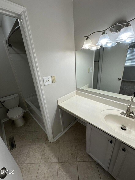 Building Photo - 6553 New Market Way