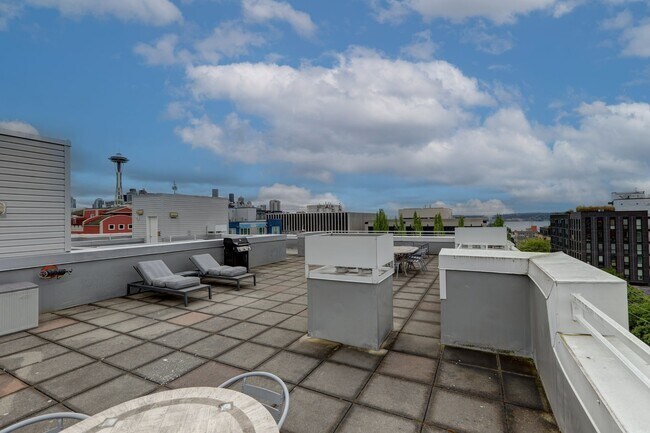 Building Photo - Charming 1 bedroom, 1 bathroom Queen Anne ...