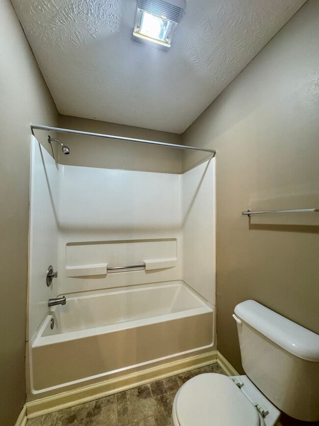 Building Photo - 308-11 Waterdown