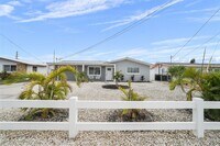 Building Photo - 13704 Veronica Dr