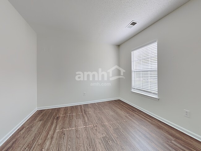 Building Photo - 1051 Briar Rose Ln