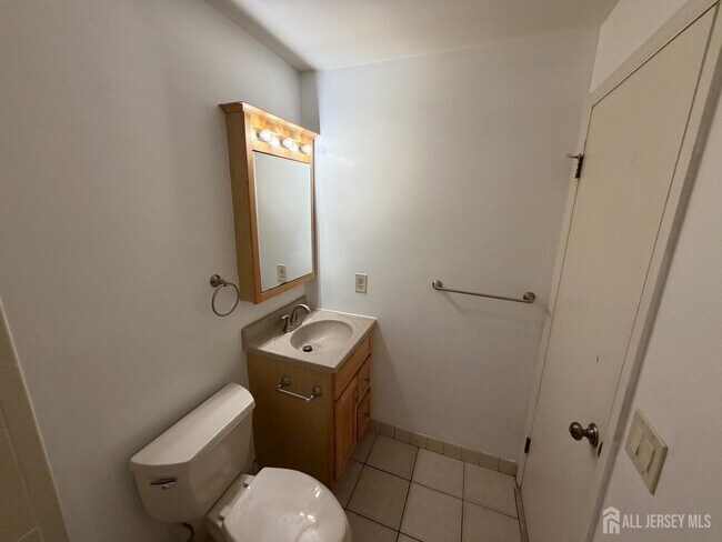Building Photo - 3081 Cypress Ct