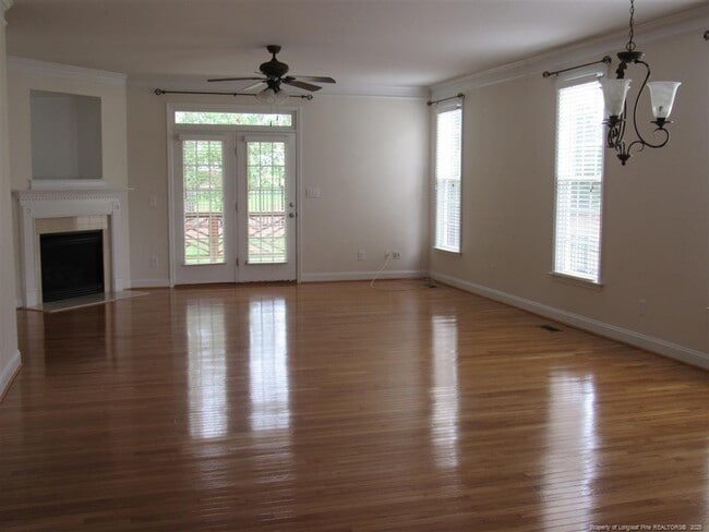 Building Photo - 167 Lamplighter Way